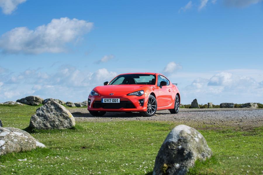  Toyota GT 86 Orange Edition 2017 года  (UK) (фото 7 из 18)